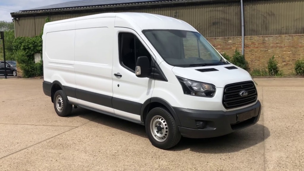 Ford Transit белый сбоку